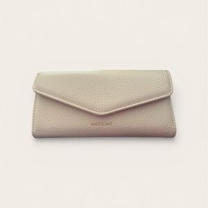 Matt & Nat Pebbled Cream Envelope Clutch Wallet